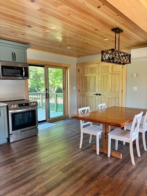 Dining - Bittersweet Retreat on Willsboro Point, home with lake access (Willsboro)