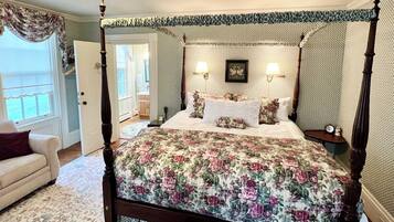 Deluxe Double Room, Partial Lake View