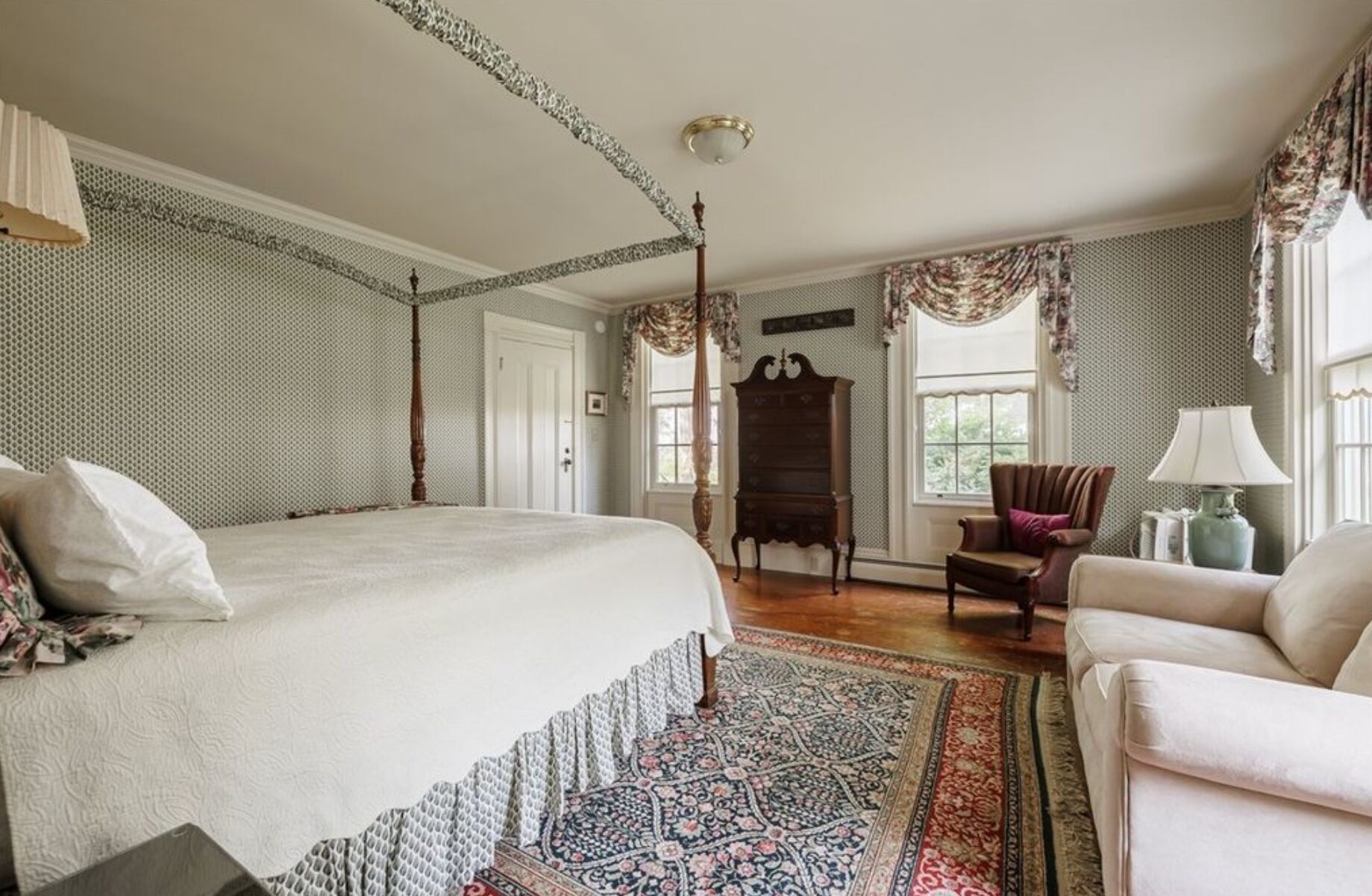 Deluxe Double Room, Partial Lake View