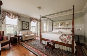 Deluxe Double Room, Partial Lake View - The Oak & Anchor Inn (Penn Yan)