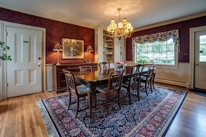 Desayuno completo gratuito y diario