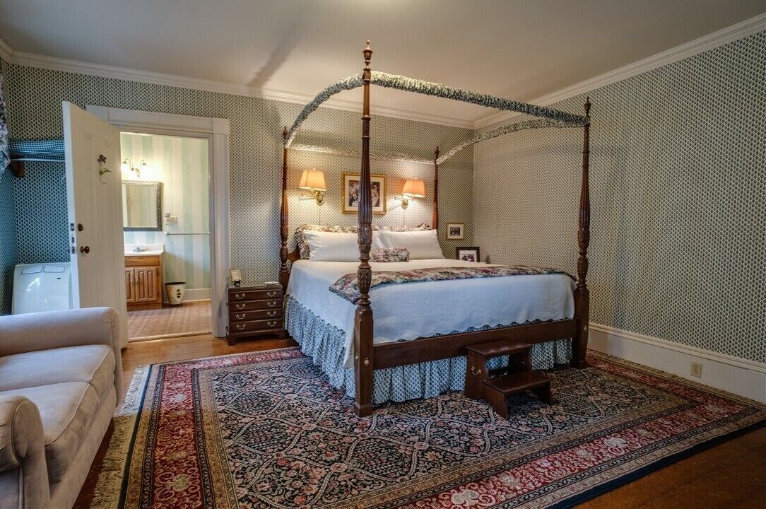 Habitación Deluxe doble, vistas parciales al lago | Decoración individual, mobiliario individual, wifi gratis y ropa de cama