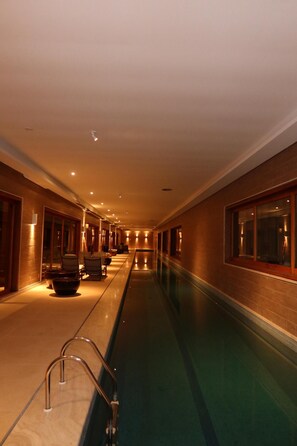 Indoor pool, outdoor pool - Hortênsia Boutique - Private Chalet 2 (Campos do Jordão)