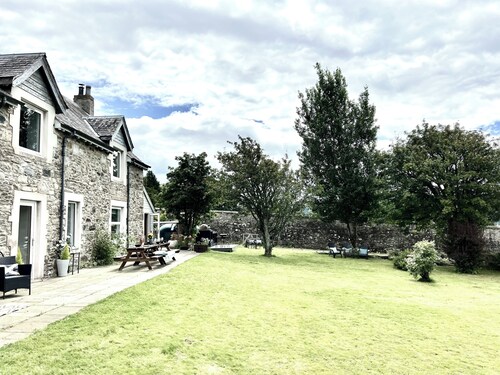 InEdra Farmhouse - Pitlochry with wood fired HotTub by edradour1725