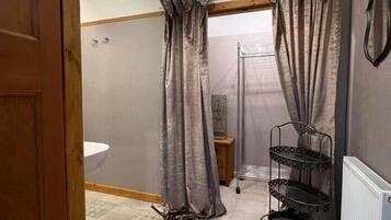 Dusche, Seife, Toilettenpapier