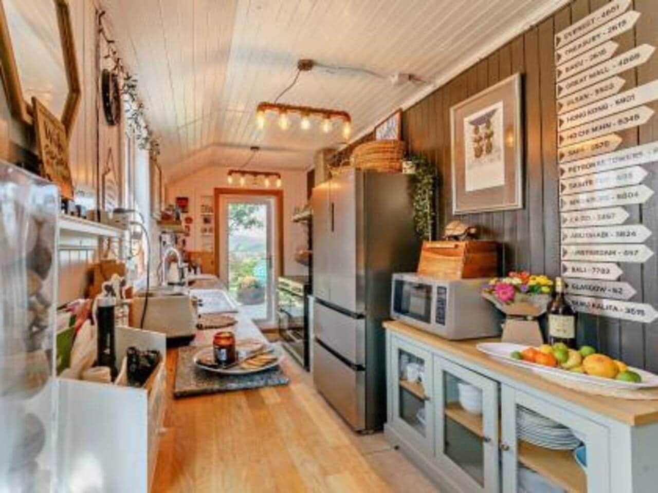 Fridge, oven, stovetop, toaster