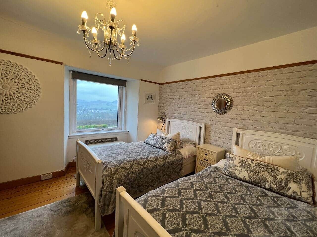 4 Schlafzimmer, Bügeleisen/Bügelbrett, WLAN, Bettwäsche
