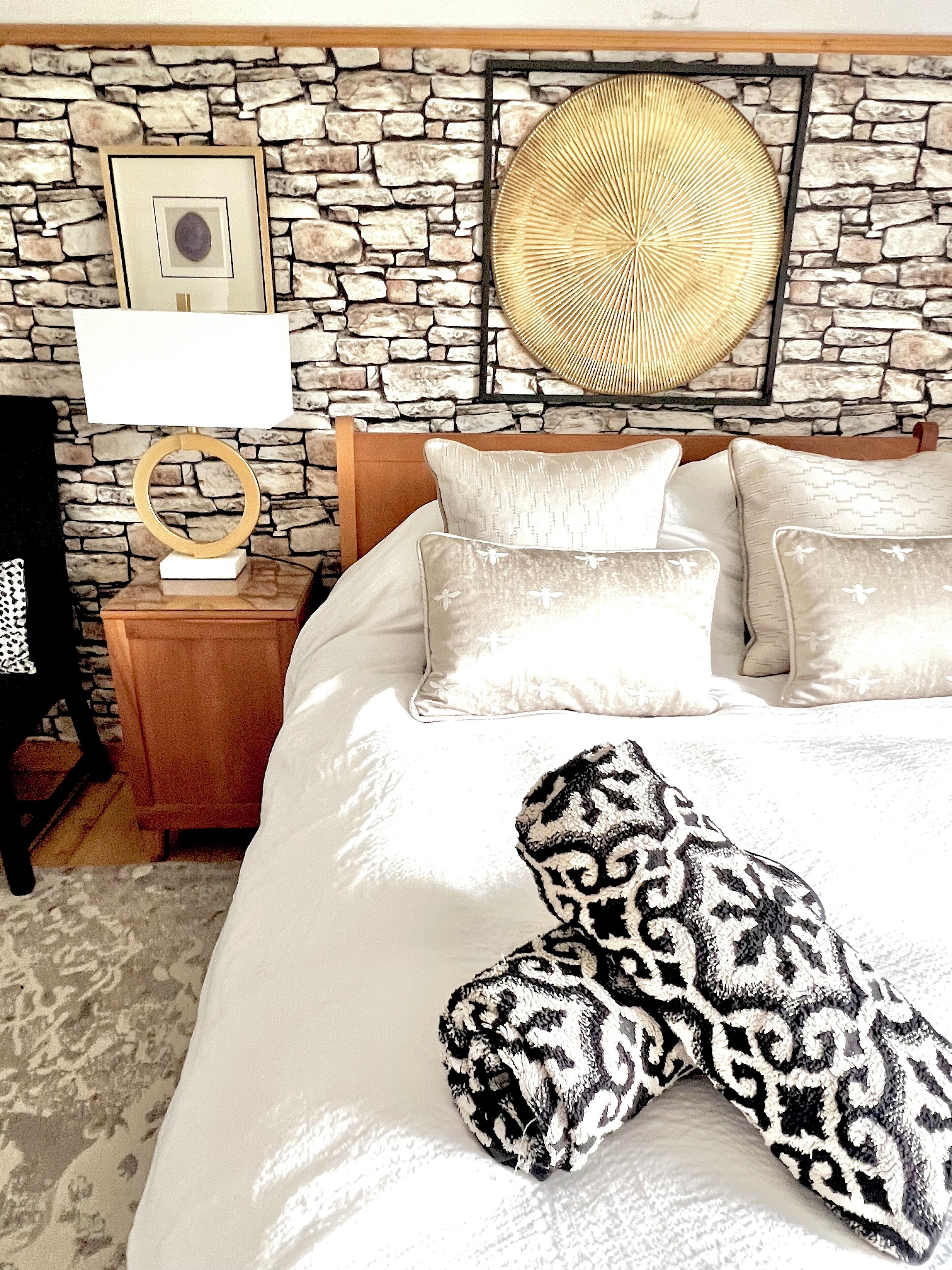 4 habitaciones, tabla de planchar con plancha, wifi y ropa de cama 