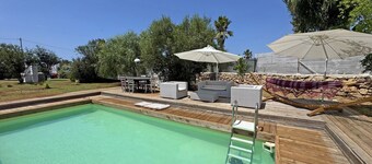 Property just a few metres from the sea