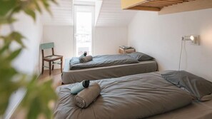 Unclassified image, 2 of 11, button - Surfbase Lisbon (Costa da Caparica)