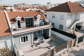 Front of property - Surfbase Lisbon (Costa da Caparica)