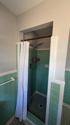 Shower, hair dryer, towels, toilet paper - 15 minutes from Augusta National! (North Augusta)