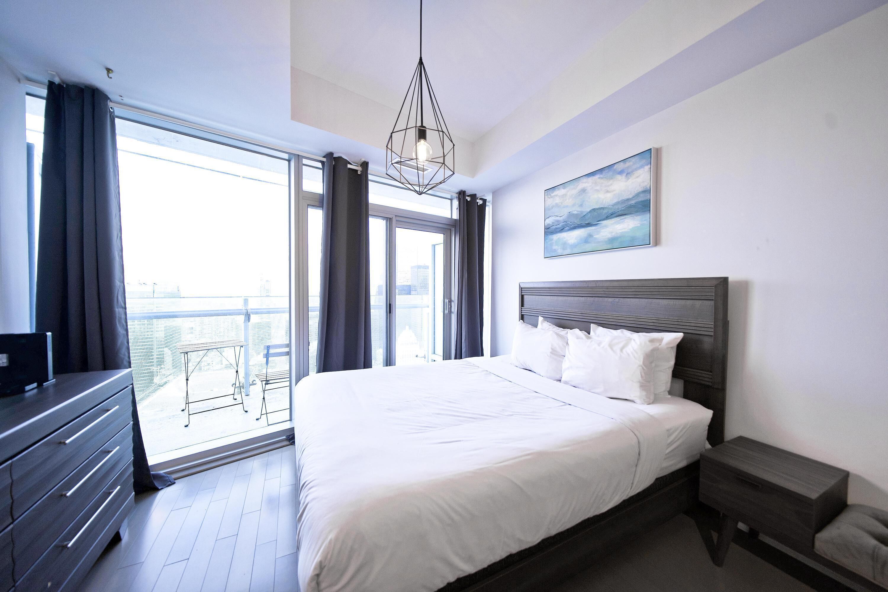 Comfort Studio Suite, 1 Queen Bed with Sofa bed, Non Smoking, City View | Living area