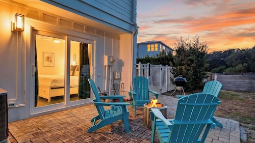 Sandy Pelican by Avantstay Exclusive Beach Access + Private Pool + Firepit + Balcony Sunset Views