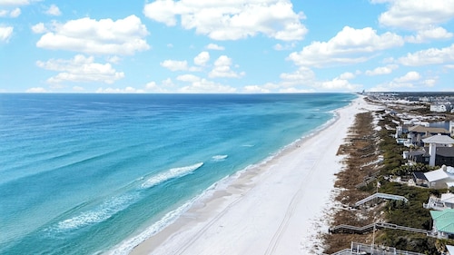 Sandy Pelican by Avantstay Exclusive Beach Access + Private Pool + Firepit + Balcony Sunset Views