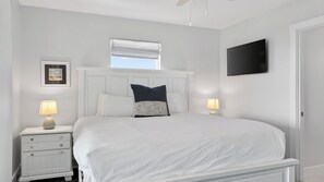 House (4 Bedrooms) - Sandy Pelican by Avantstay Exclusive Beach Access + Private Pool + Firepit + Balcony Sunset Views (Panama City Beach)