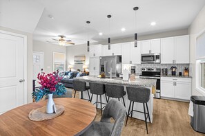 Fridge, microwave, oven, stovetop - Tucked in the Trees | Asheville Retreat w/ Hot Tub & Fire Pit (Asheville)