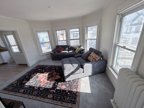 Living area - Quiet Private 2 Bedroom Apartment (Bangor)