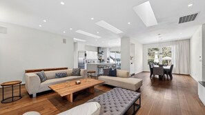 House (3 Bedrooms) | Interior - Casa Sonoma by Avantstay Private Pool + Hot Tub + Theater Minutes to Sonoma Plaza + Top Wineries (Sonoma)