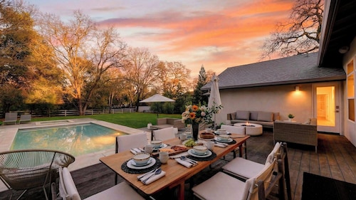Casa Sonoma by Avantstay Private Pool + Hot Tub + Theater Minutes to Sonoma Plaza + Top Wineries