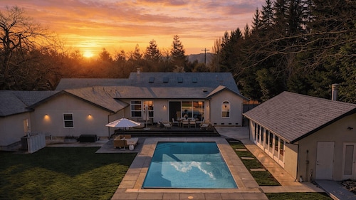 Casa Sonoma by Avantstay Private Pool + Hot Tub + Theater Minutes to Sonoma Plaza + Top Wineries