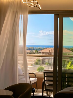 Interior - Maison Lazarus - Serene SeaView Luxe Apt Close to Larnaca & Ayia Napa (Pyla)
