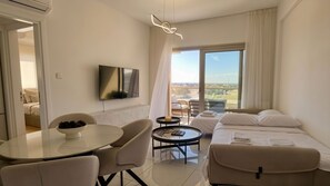 1 bedroom, in-room safe, free WiFi, bed sheets - Maison Lazarus - Serene SeaView Luxe Apt Close to Larnaca & Ayia Napa (Pyla)