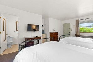 Standard Double Room, 2 Queen Beds, Patio