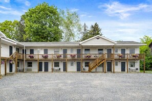 Exterior - KC's Corner Motel (East Springfield)