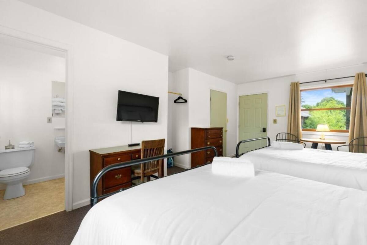 Double Room, 2 Queen Beds, Patio