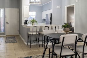 Dining - Lake Conroe Getaway: Modern Condo in April Sound (Montgomery)