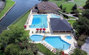 Pool - Lake Conroe Getaway: Modern Condo in April Sound (Montgomery)