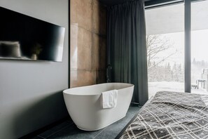 Luxury Villa, Hot Tub | Individually decorated, individually furnished, free WiFi, bed sheets