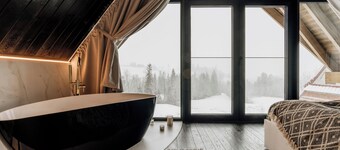 水晶松豪华别墅，带按摩浴缸和桑拿