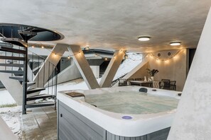 Luxury Villa, Hot Tub, Garden Area | Private spa tub
