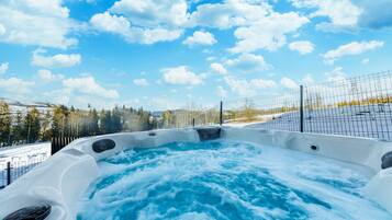 Luxury Villa, Hot Tub | Tab spa persendirian