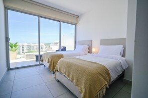 2 bedrooms, desk, iron/ironing board, free WiFi - Luxury Penthouse. Private Terrace, Pool. Near Beach. Serena del Mar Cartagena (Cartagena)