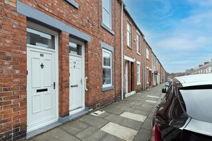 Exterior - Modern 2 Bed Near Seafront and Easy Commute Links (Tyne and Wear)