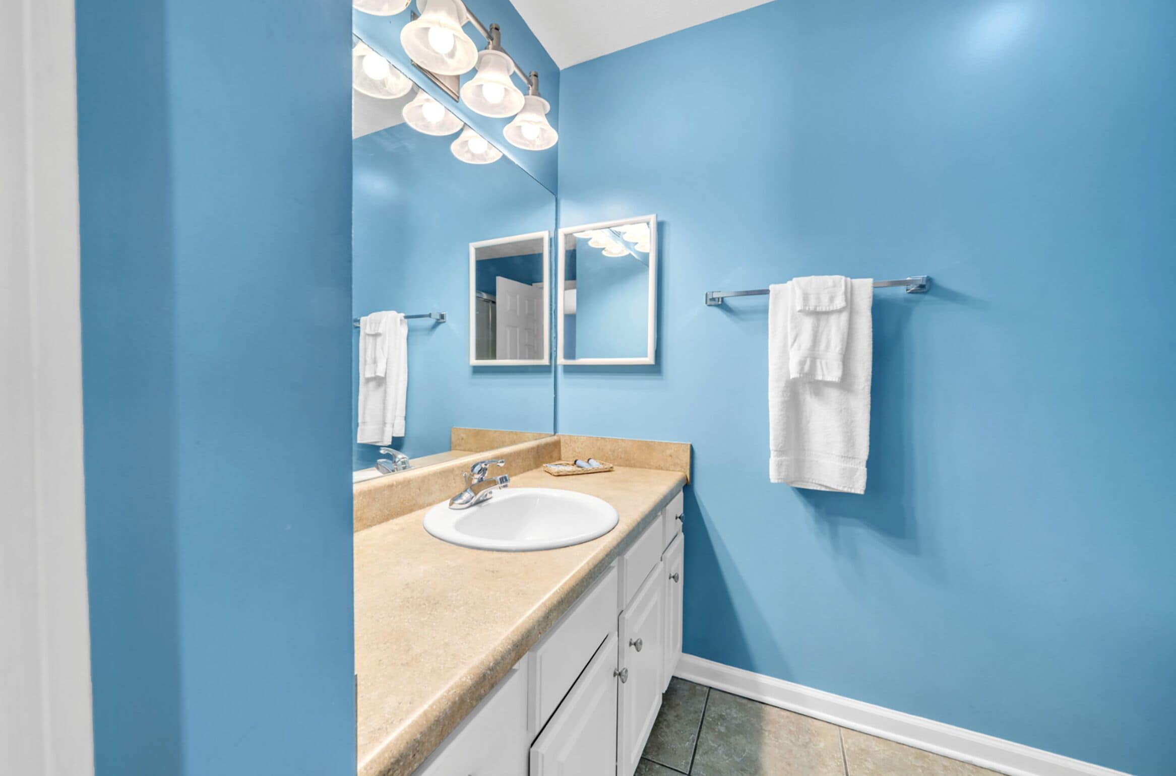 House, Multiple Beds (Jade Shell) | Bathroom