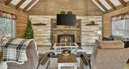 Driftwood Cabin a waterfront cabin with everything