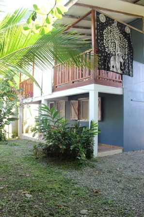 Exterior - Caribbean Breezes n. 5 (Limón)