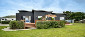 SeaRenity - Waimarama Holiday Home
