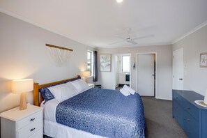 3 bedrooms, WiFi, bed sheets
