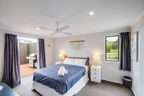 3 bedrooms, WiFi, bed sheets