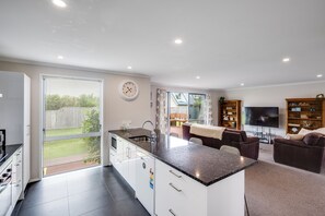 Interior - SeaRenity - Waimarama Holiday Home (Havelock North)