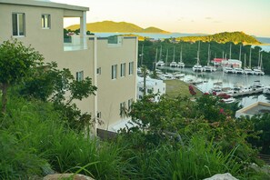 Luokittelematon kuva, 2 kautta 7, painike