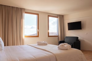 Superior Double Room | In-room safe, desk, blackout drapes, soundproofing