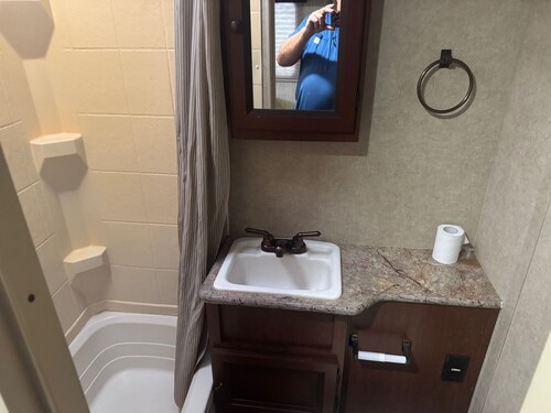 Your Peaceful Waterfront Getaway Camping/Fishing Experience with Country Living