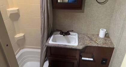 Your Peaceful Waterfront Getaway Camping/Fishing Experience with Country Living