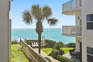 Terrace/patio - Private Beach + Chair Service/Pool/Bikes (Santa Rosa Beach)
